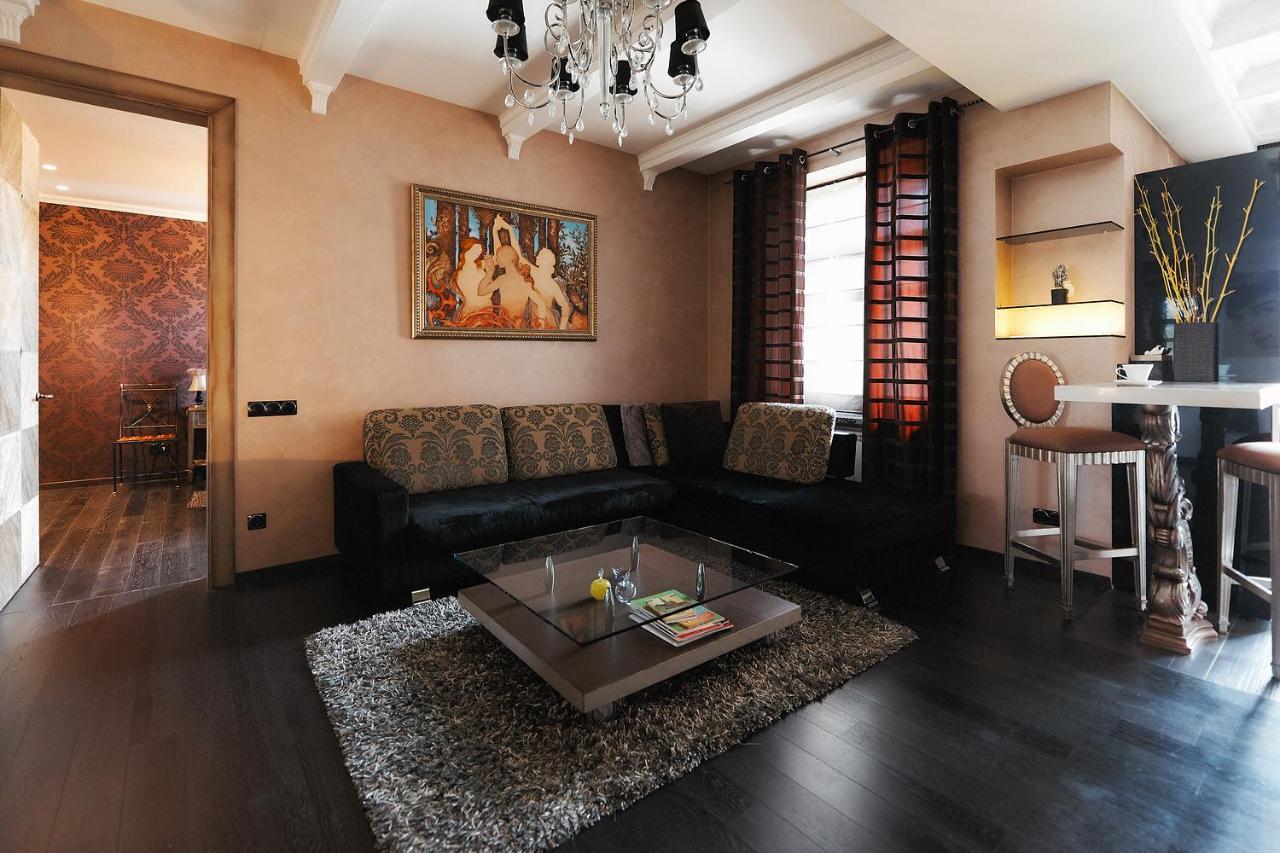 So Fashionable Apartment In The Heart Of Minsk Exterior photo
