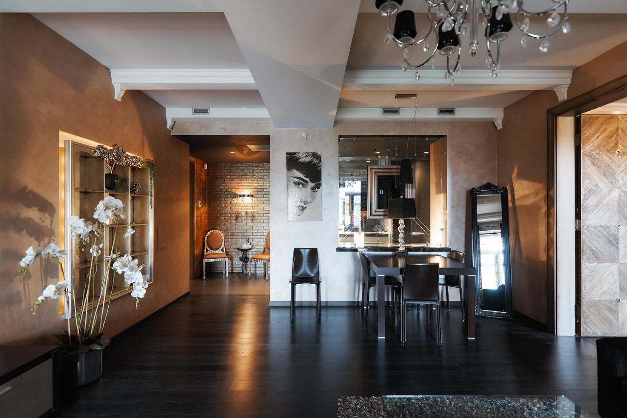 So Fashionable Apartment In The Heart Of Minsk Exterior photo