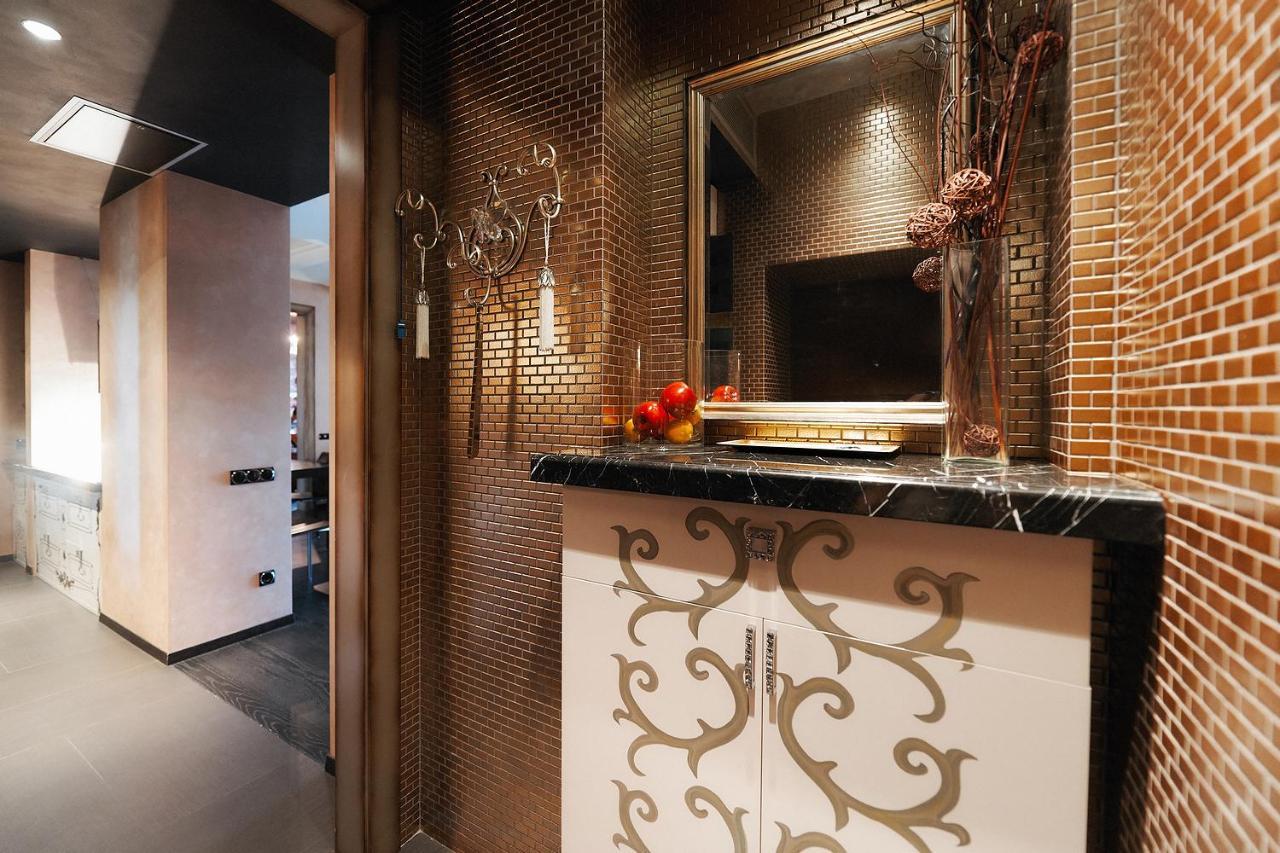 So Fashionable Apartment In The Heart Of Minsk Exterior photo