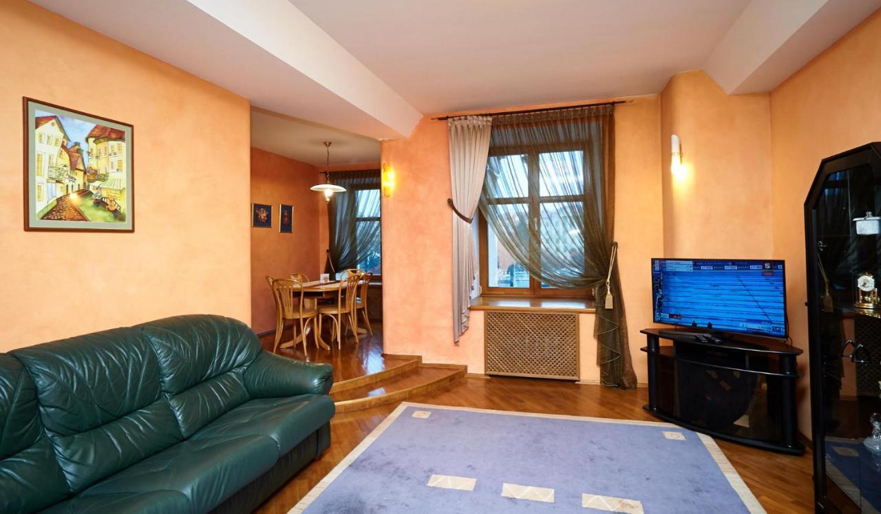 So Fashionable Apartment In The Heart Of Minsk Exterior photo